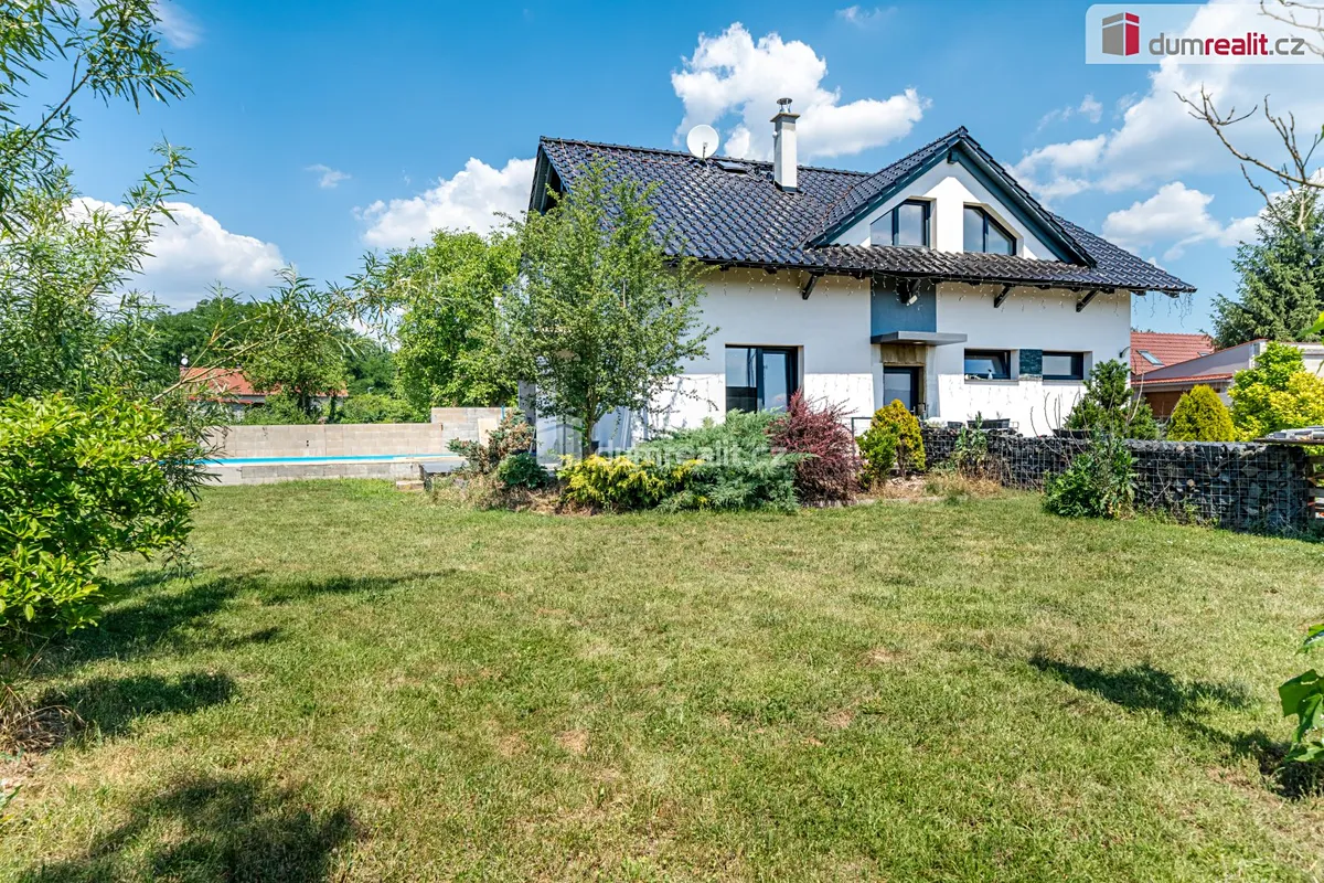 Prodej rodinného domu 159 m², pozemek 1060 m²